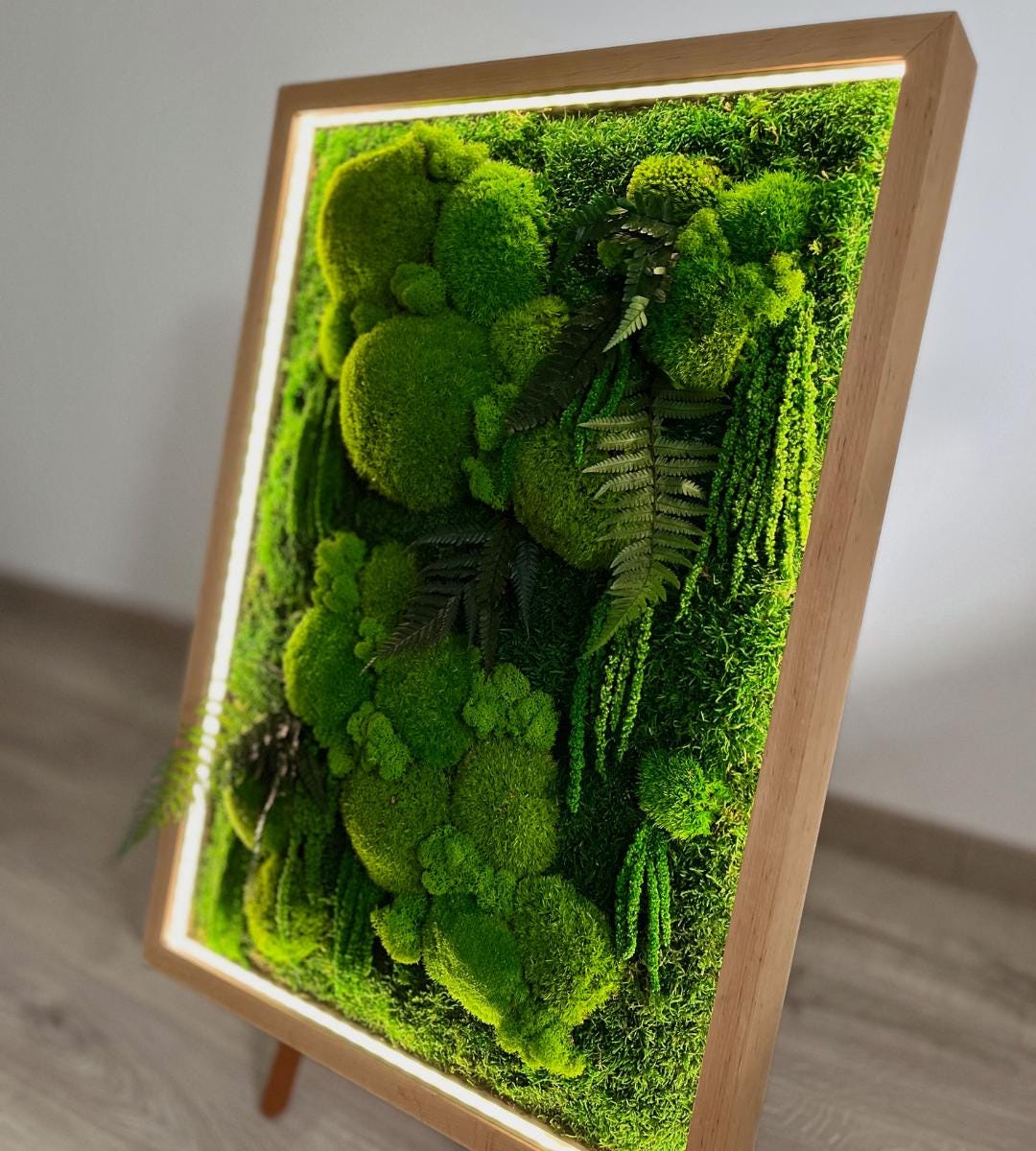 Preserved Moss Wall Art with LED backlight: Handmade Rustic Greenery Decor (50x70cm)